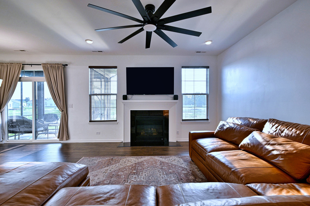 311 Dennis Lane - Photo 2