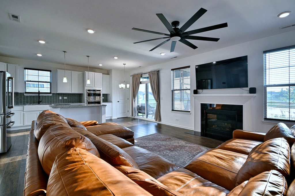 311 Dennis Lane - Photo 3