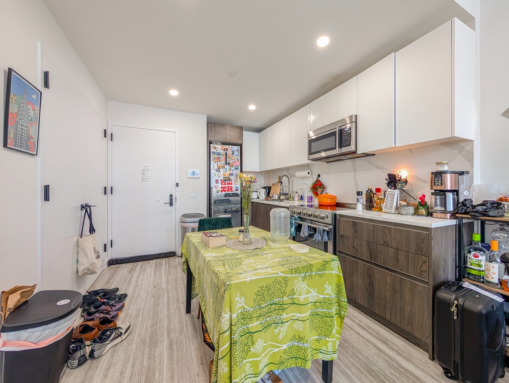 388 Vernon Avenue - Photo 1