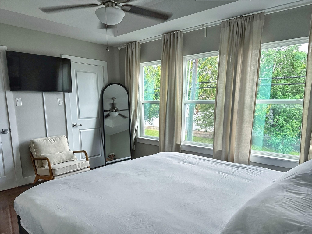 210 Marathon Street - Photo 10