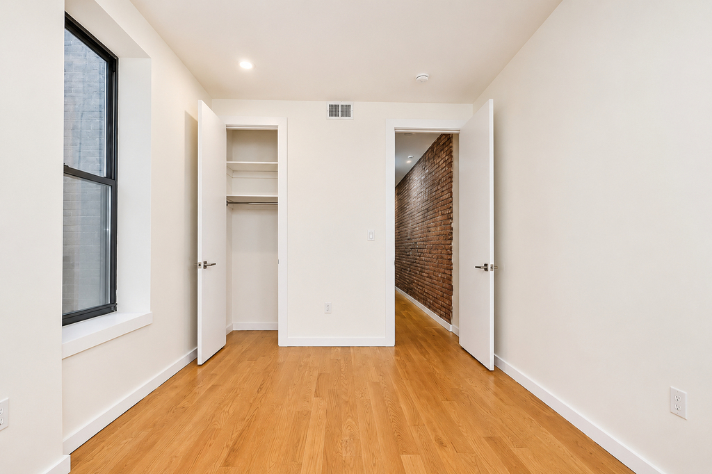 662 Park Pl - Photo 0