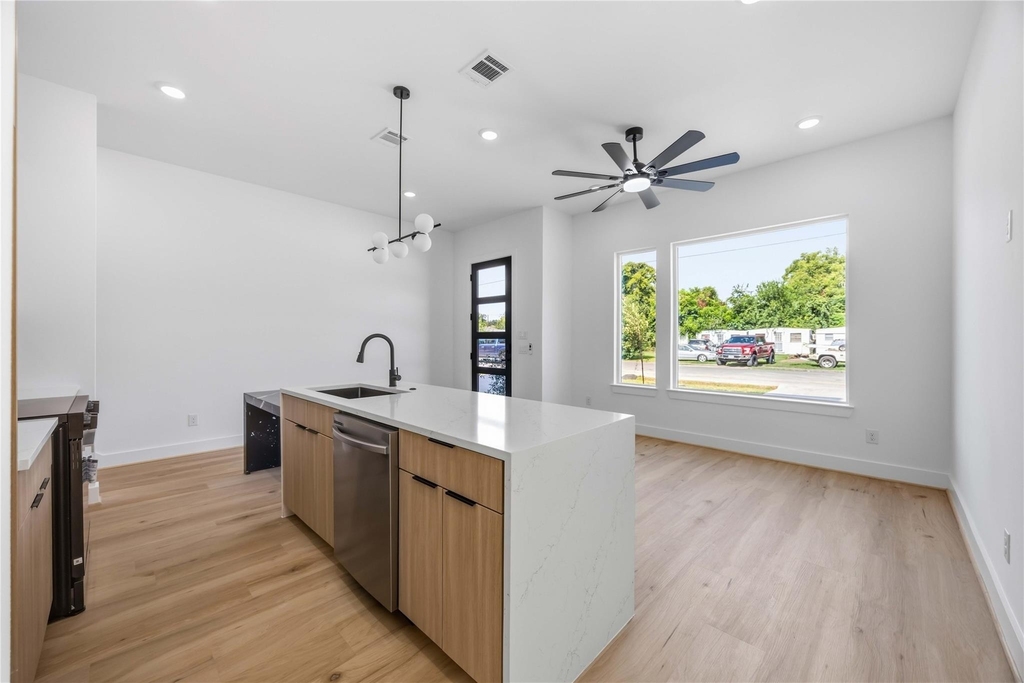 9106 Coffee Street - Photo 10