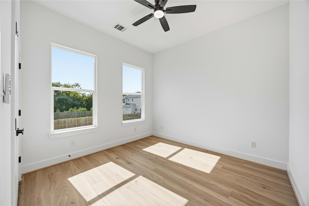 9106 Coffee Street - Photo 17
