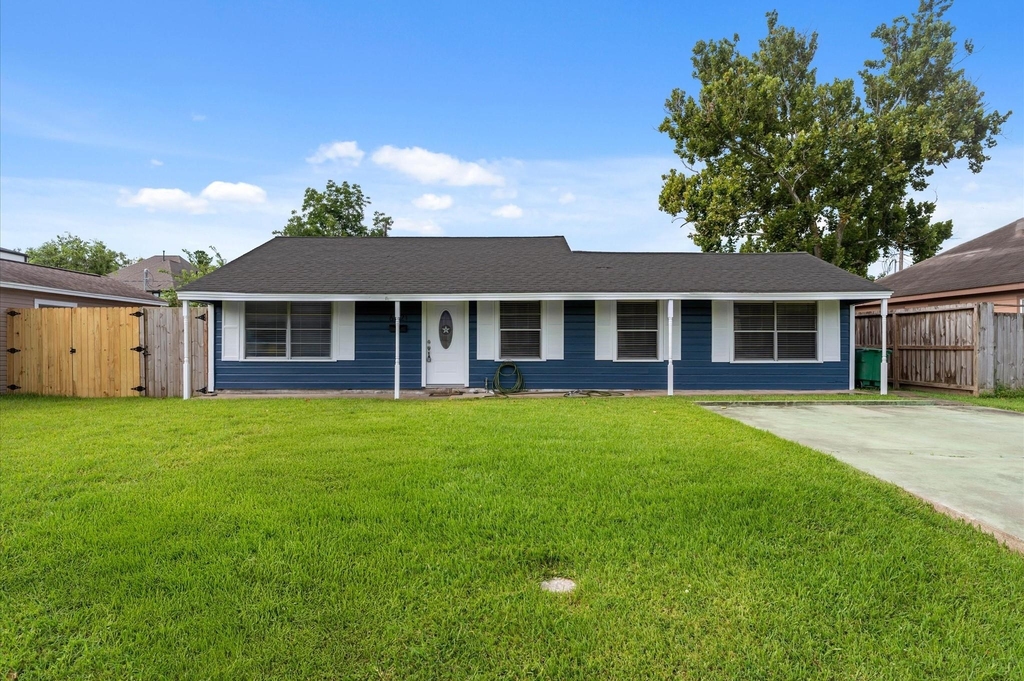 6421 Teluco Street - Photo 0