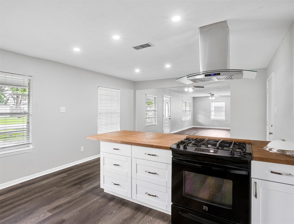6421 Teluco Street - Photo 8