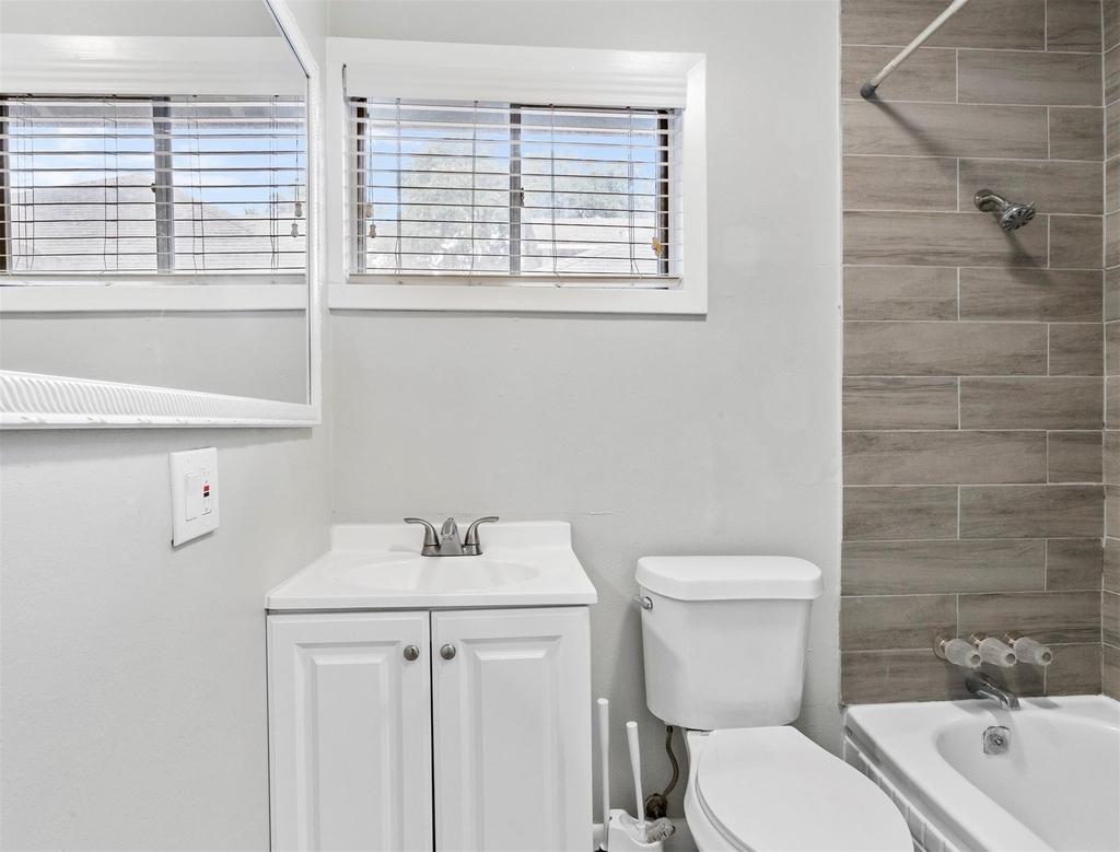 6421 Teluco Street - Photo 14