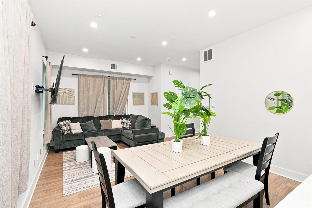835 Dorchester Street - Photo 2