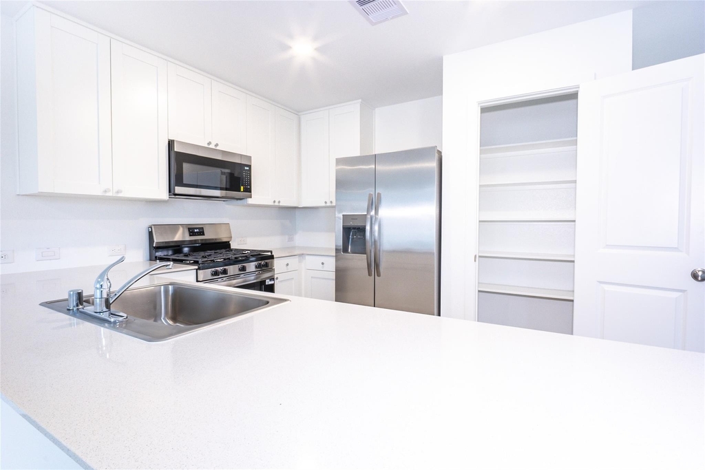 5610 Shelford Birch Drive - Photo 1