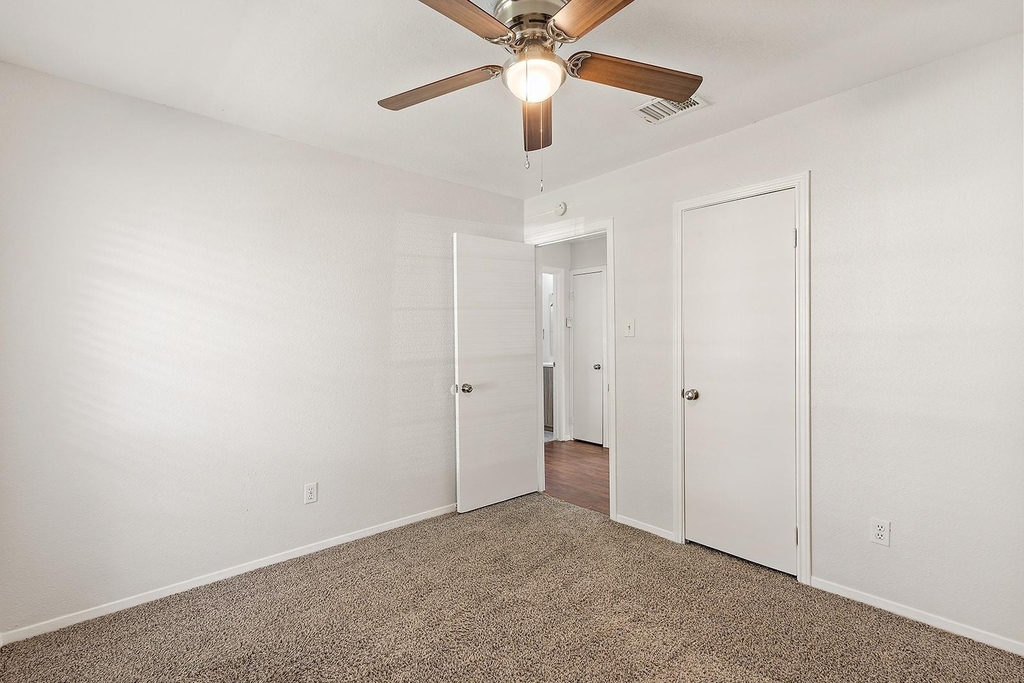 22307 Red River Drive - Photo 11