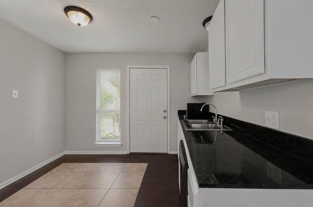 7217 Parker Road - Photo 4