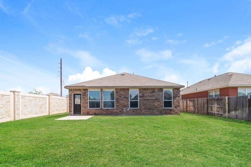 29602 Clover Shore Drive - Photo 1