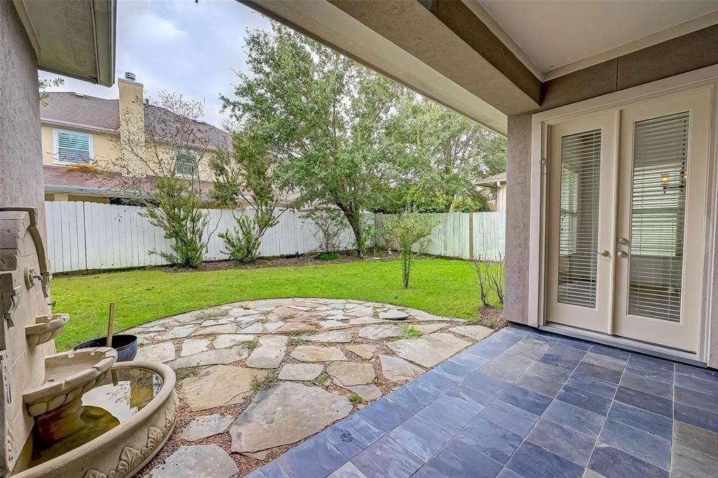 11207 St Laurent Lane - Photo 13