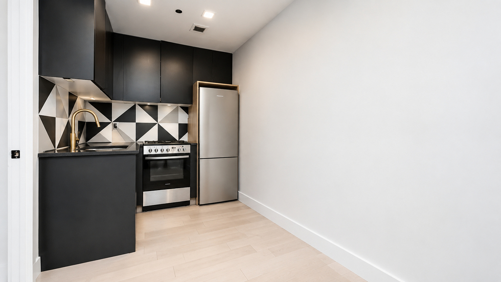 978 Kent Avenue - Photo 2