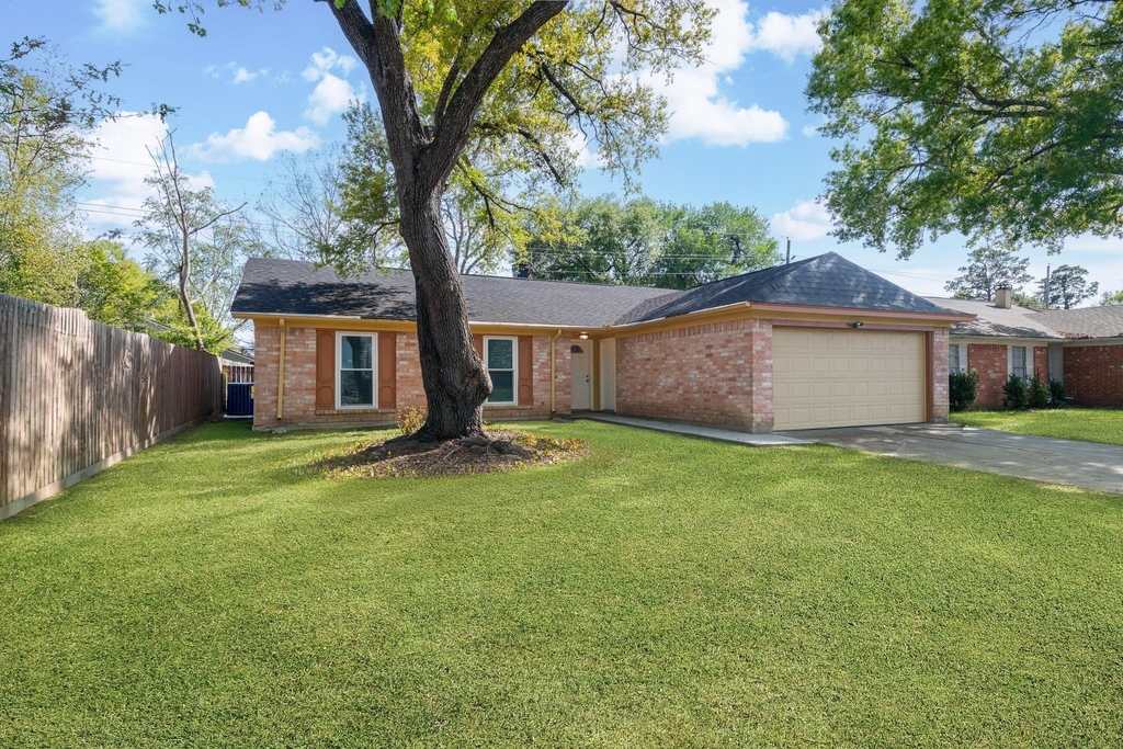 2510 Marble Falls Drive - Photo 0