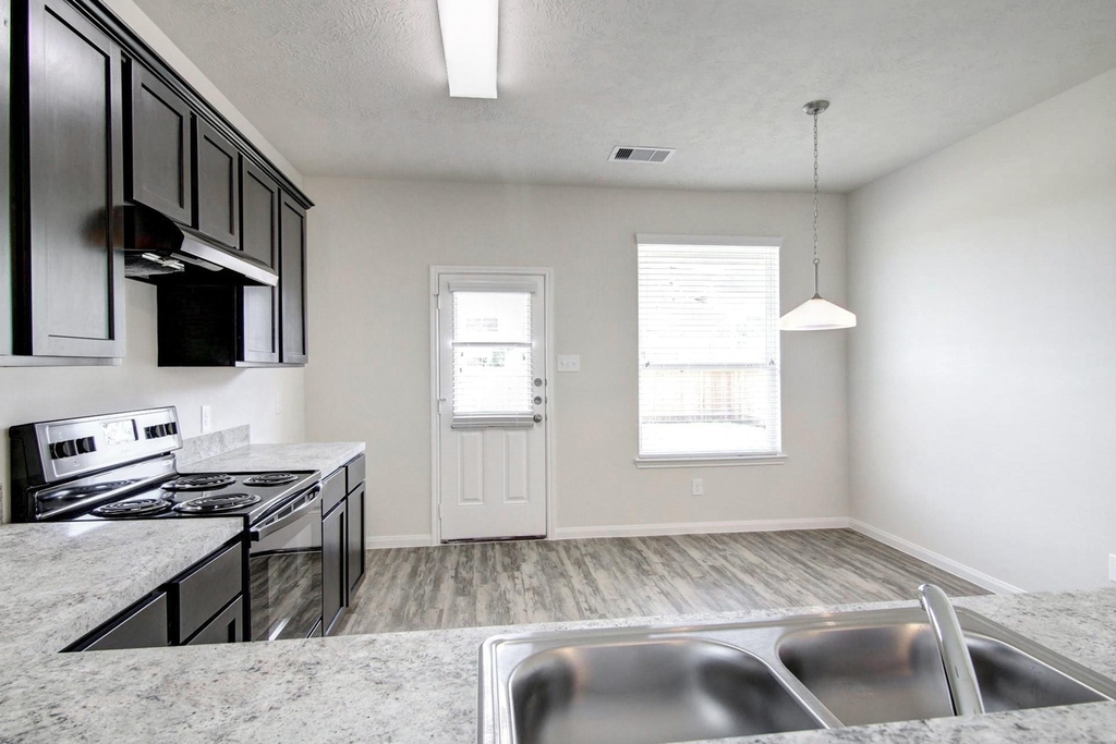 2843 Silver Tree - Photo 5