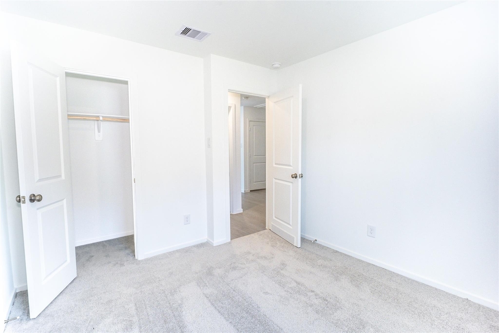 15724 Plum Brook Drive - Photo 7