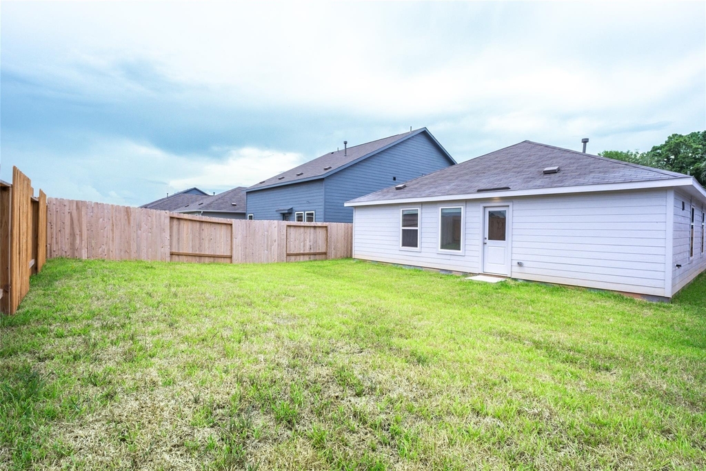 15724 Plum Brook Drive - Photo 21