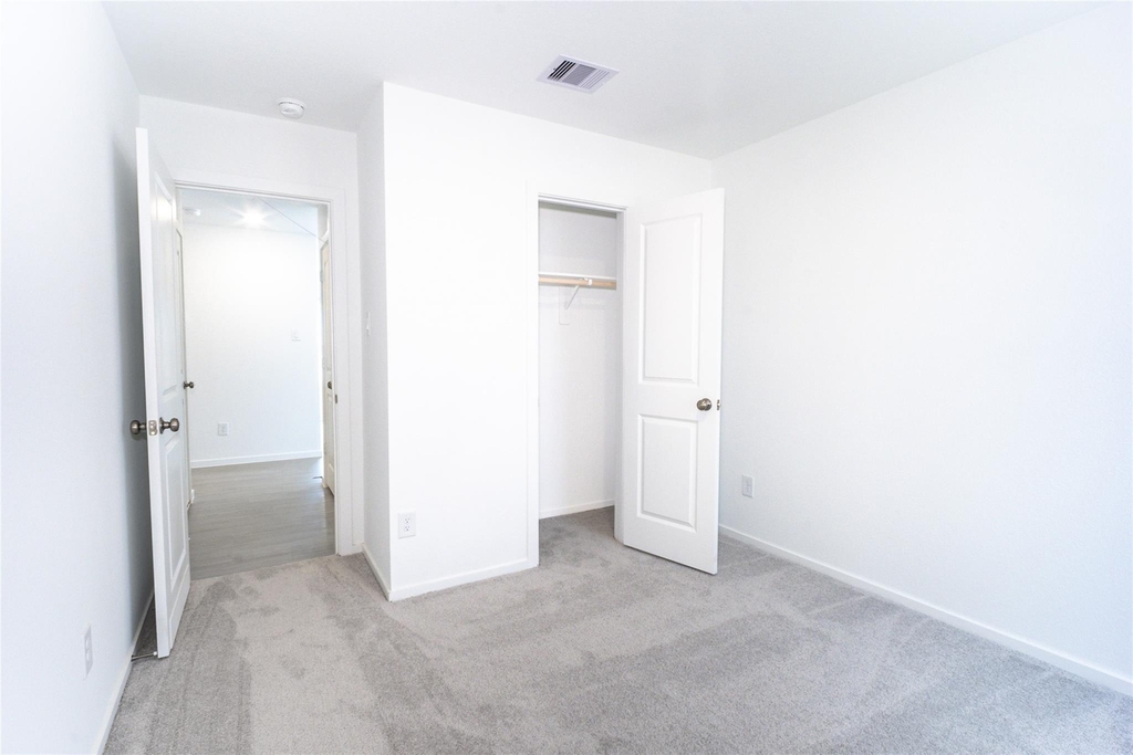15724 Plum Brook Drive - Photo 9