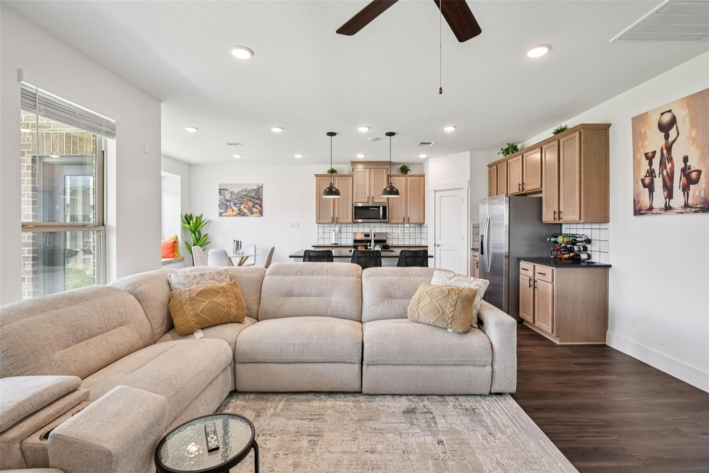 4806 Sand Clouds Drive - Photo 5