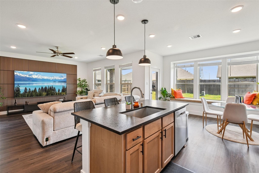 4806 Sand Clouds Drive - Photo 1