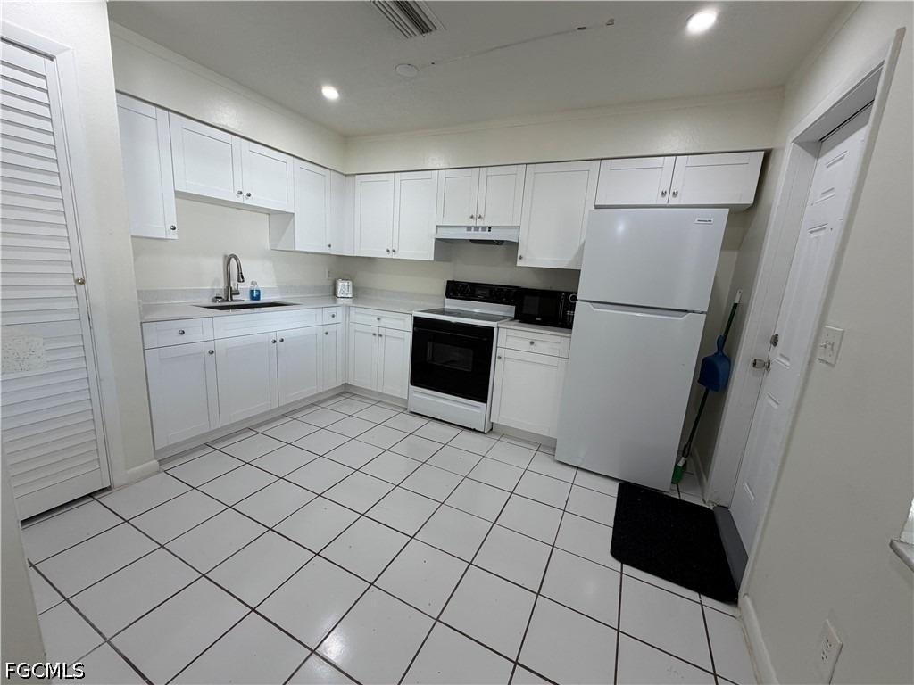 5831 Casablanca Court - Photo 4