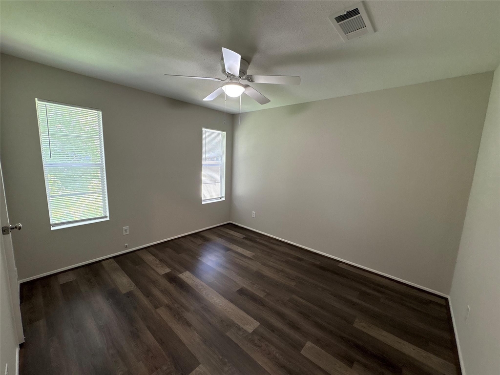 318 S Poplar Street - Photo 8