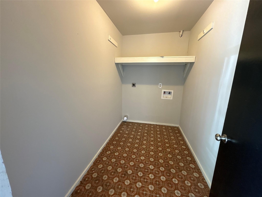 318 S Poplar Street - Photo 9