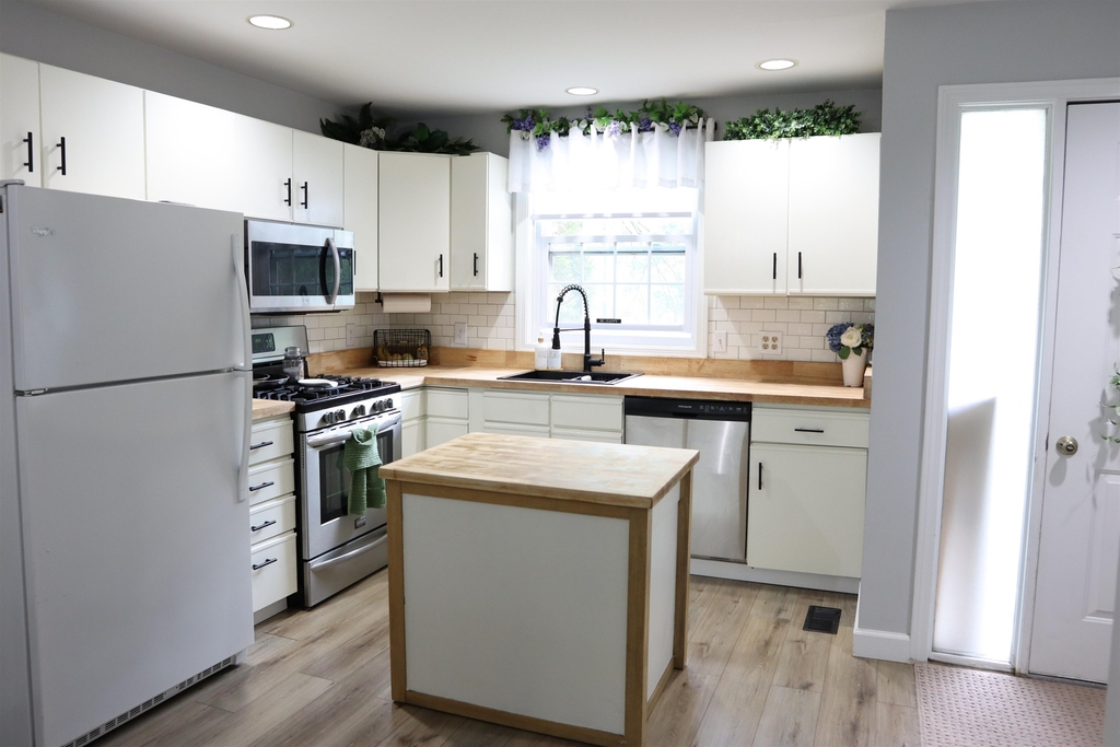 1465 Hooksett - Photo 4