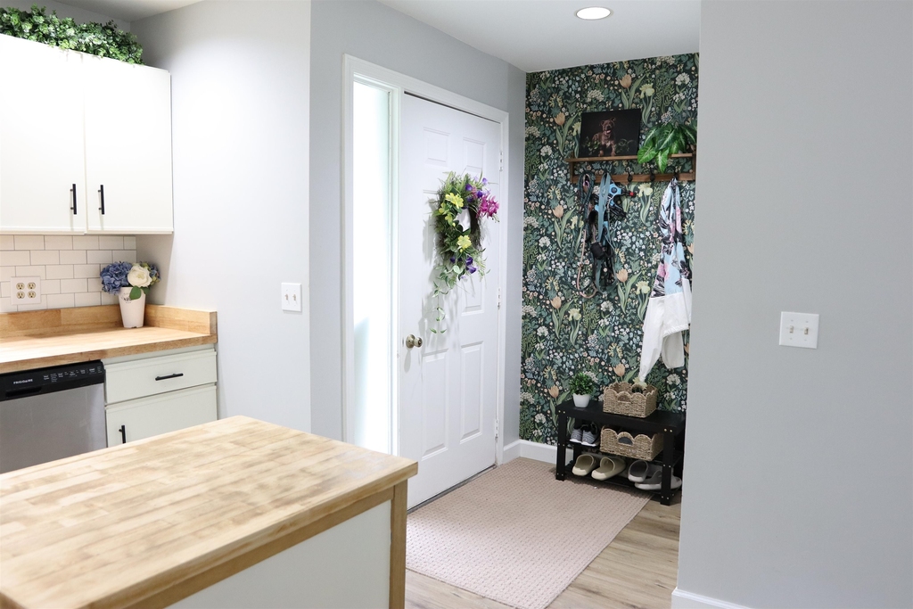 1465 Hooksett - Photo 2