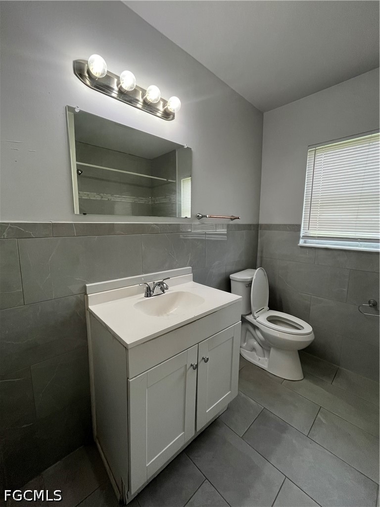 2031 Maravilla Circle - Photo 13