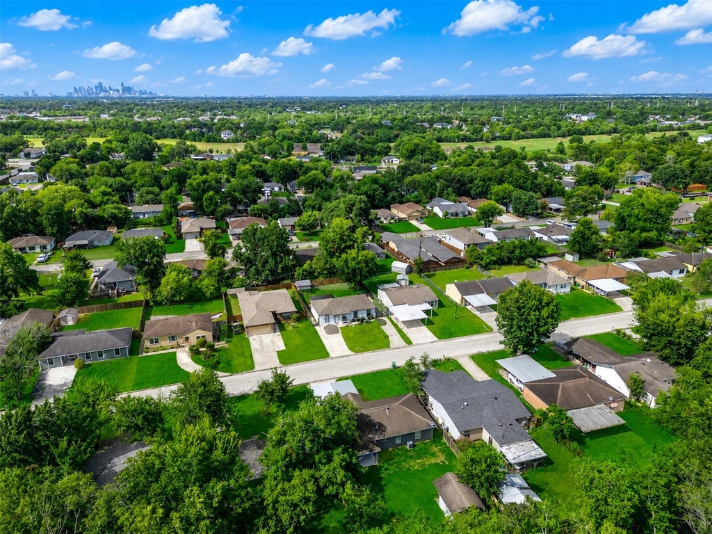 4930 Holloway Drive - Photo 6
