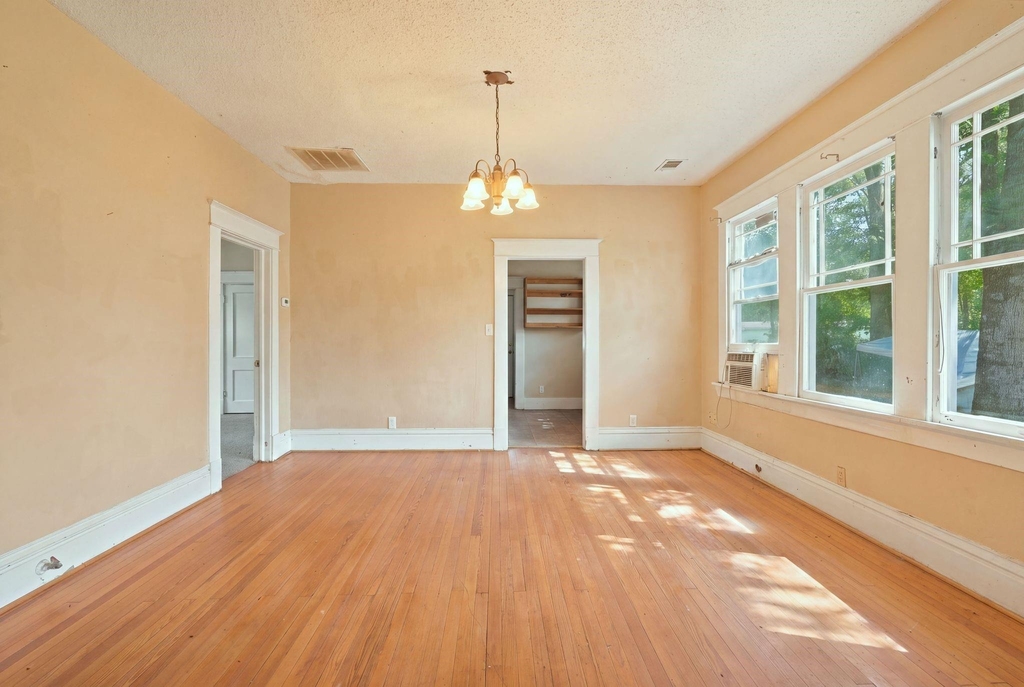 105 League Street - Photo 4
