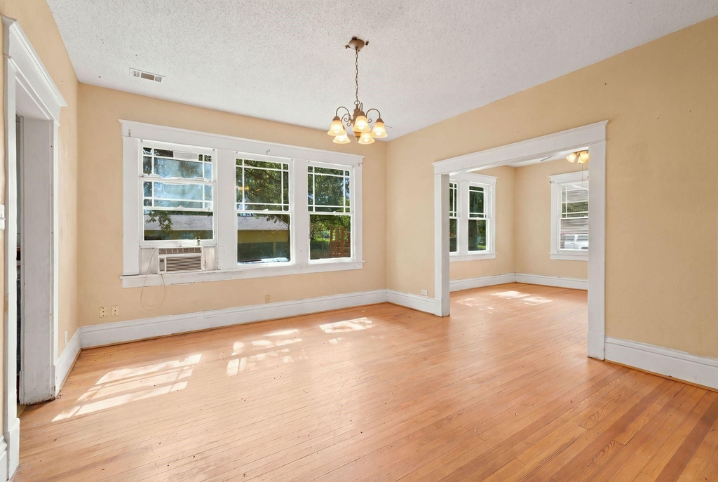 105 League Street - Photo 5