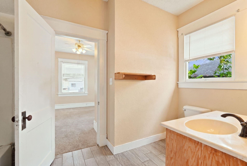 105 League Street - Photo 16