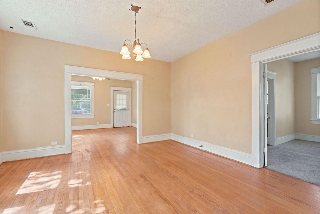 105 League Street - Photo 6