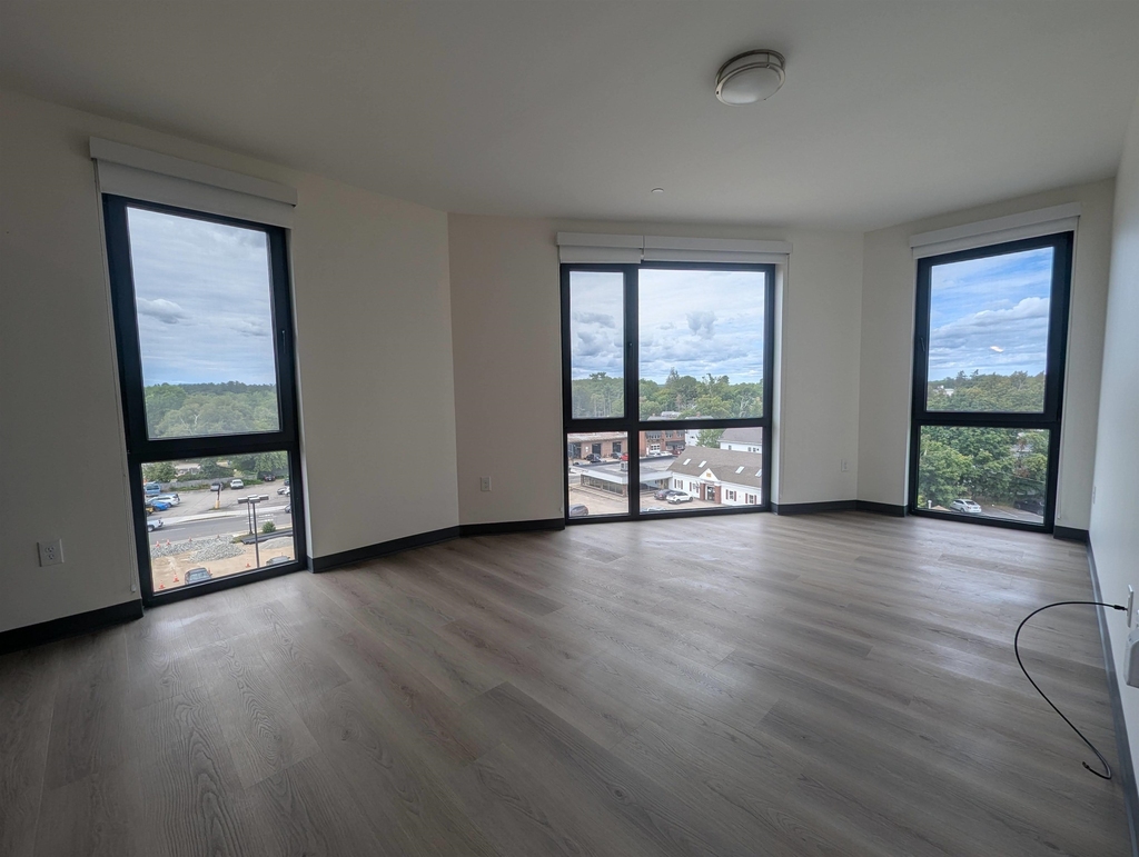 55 North Main - Photo 4