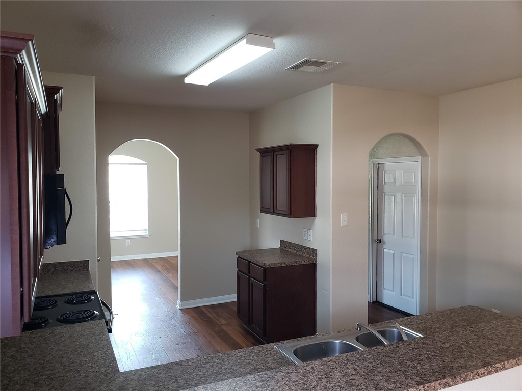 5619 Straight Way - Photo 8