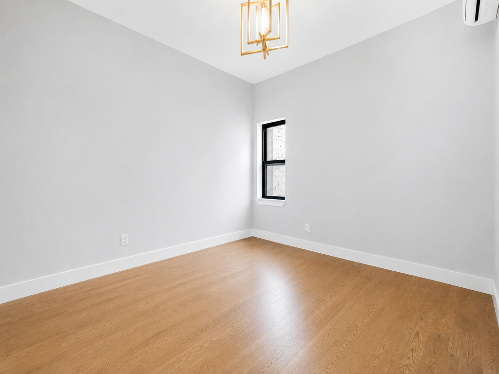 484 Harman Street - Photo 5