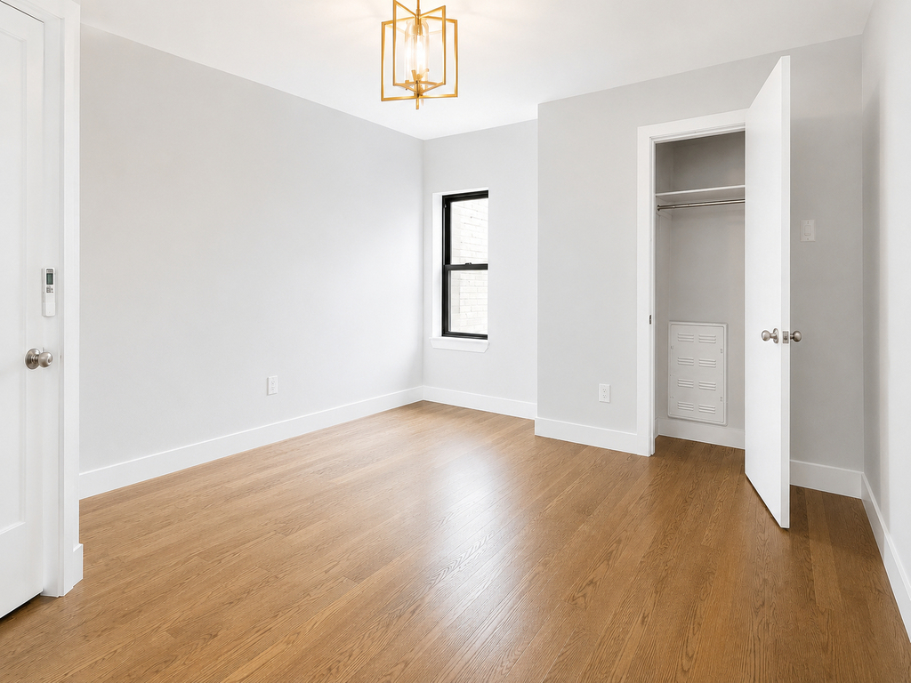 484 Harman Street - Photo 4