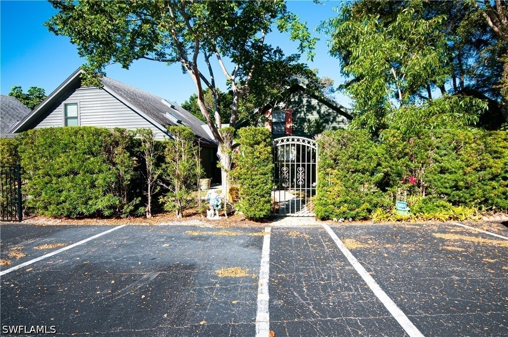 1313 Solana Road W - Photo 0