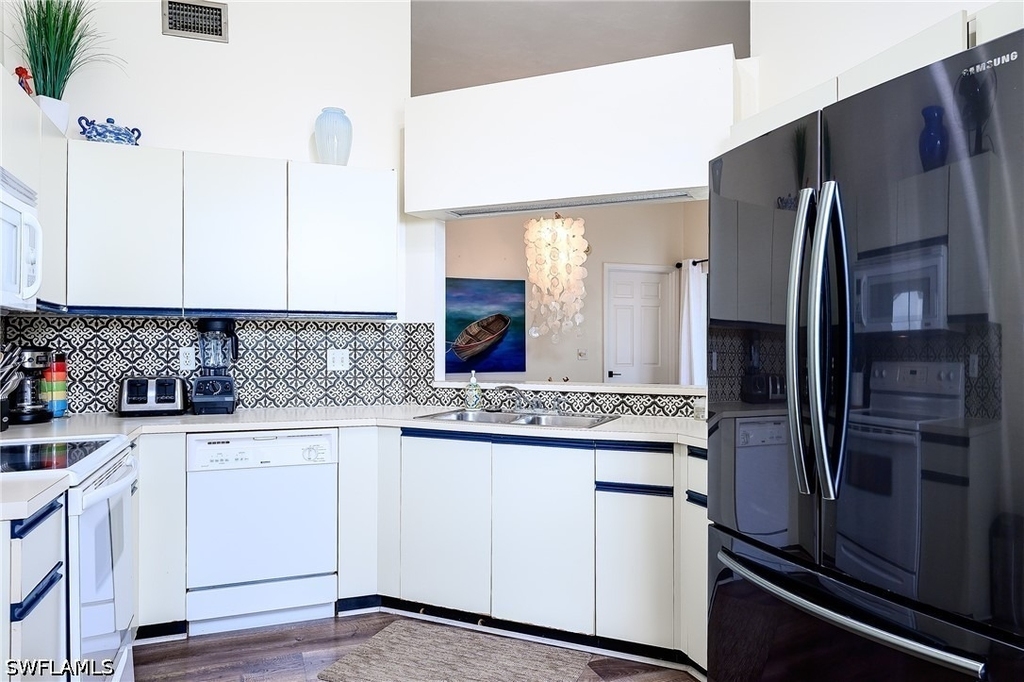 586 Beachwalk Circle - Photo 9