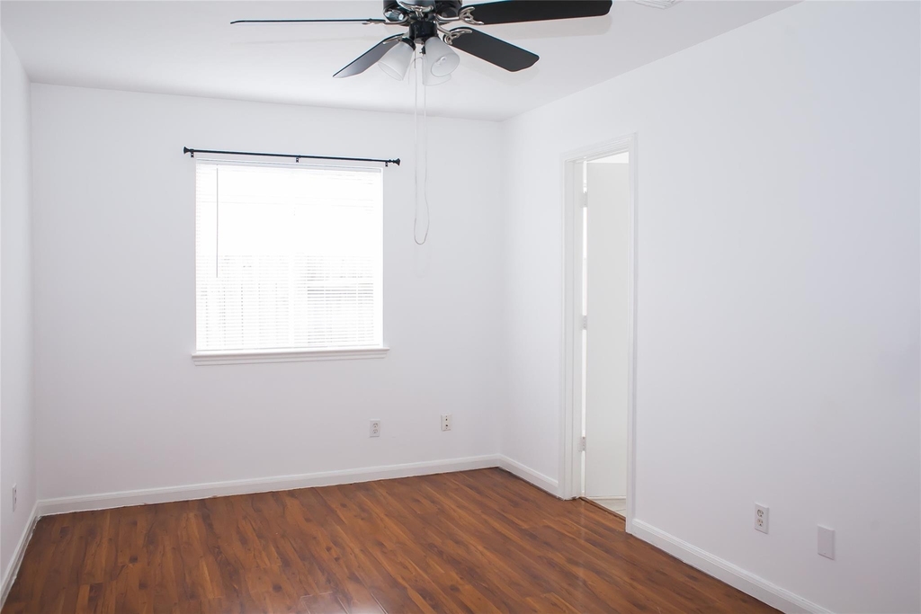 8910 Sage Place - Photo 12