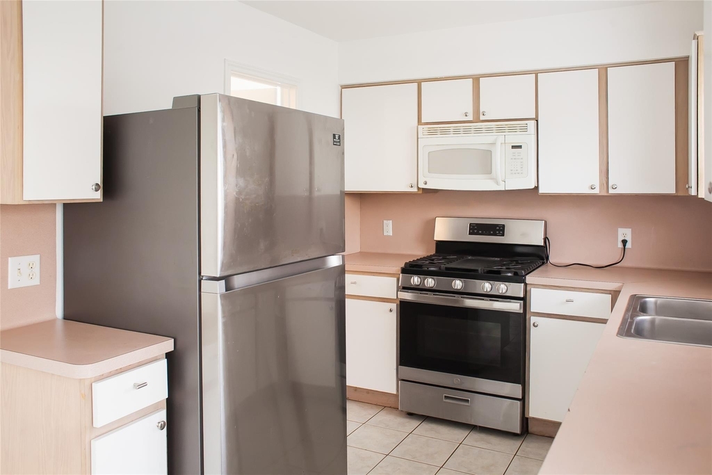 8910 Sage Place - Photo 10