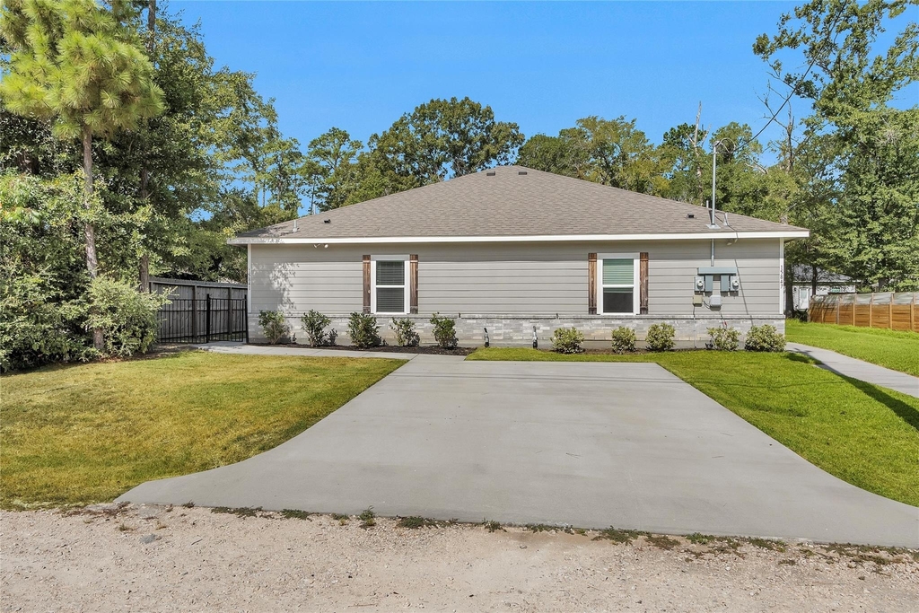 15841 Beechnut Dr - Photo 0