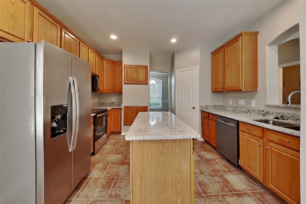 2922 Maple Bend Drive - Photo 4