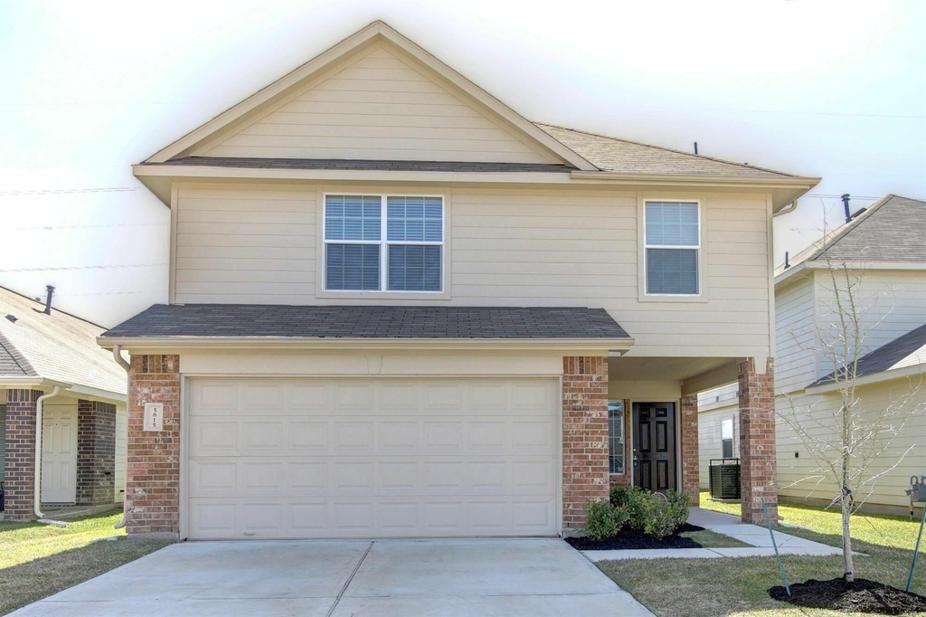 5815 Post Oak Manor Drive - Photo 0