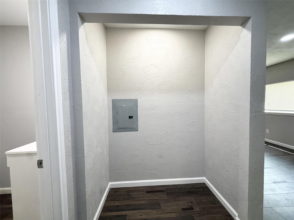 7515 Bayway Drive - Photo 16