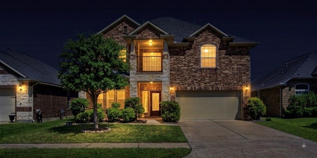 1242 S Maple Drive - Photo 1