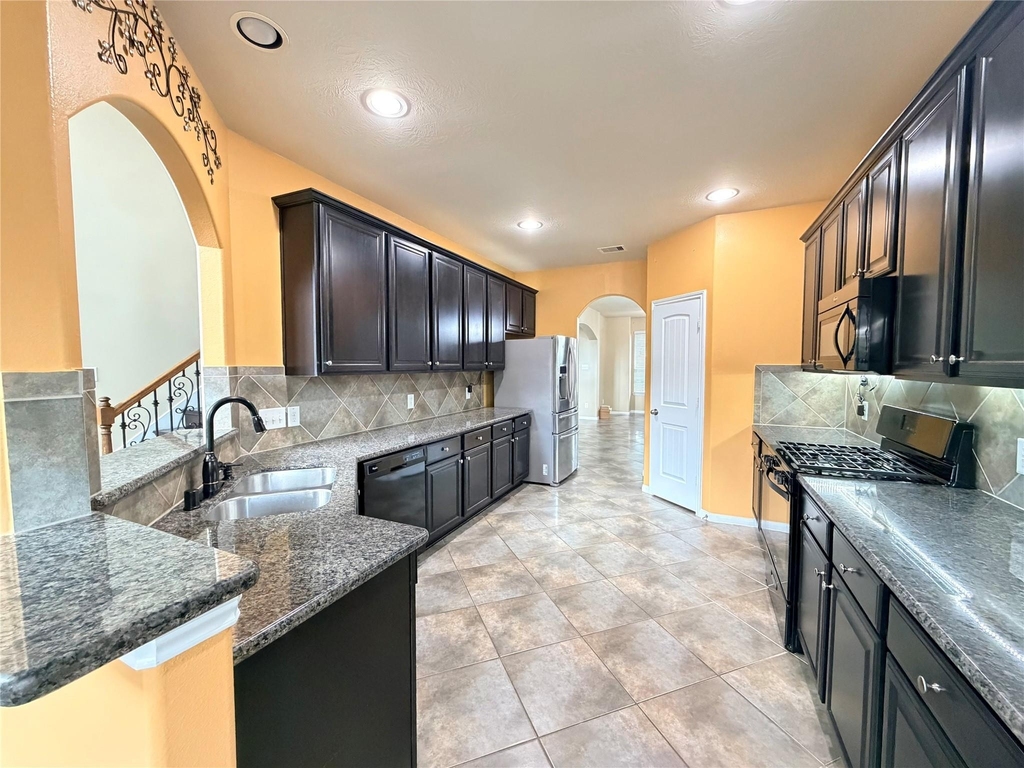 1242 S Maple Drive - Photo 9