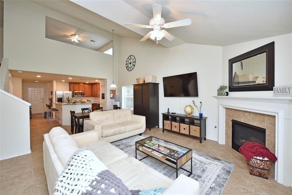 7215 Ravenswood - Photo 2
